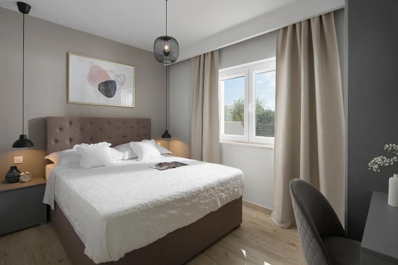 Villa Stanzietta Novigrad For 10 At Olive Orchard Novigrad Istria