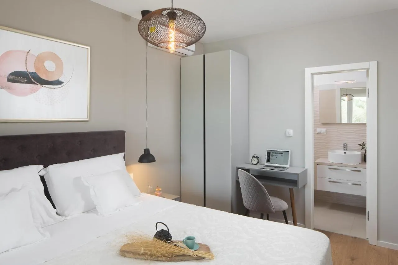Villa Stanzietta Novigrad For 10 At Olive Orchard