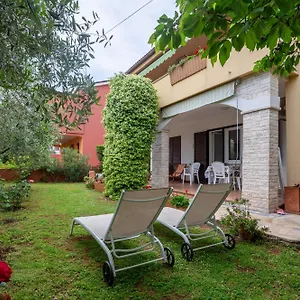  Apartment Mirella